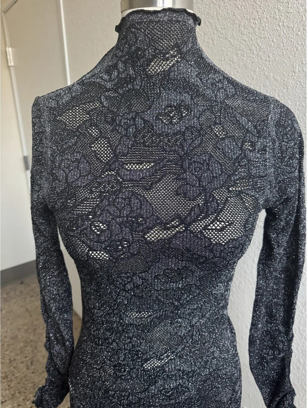 intimately free people Sheer Lace Top Long sleeve Sz M L